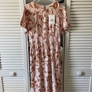 Downeast Basics Going Abroad Dress Size Medium Pink and Beige NWT